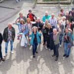 Gruppe vor Cafe Z verkleinert@Nicole Baller
